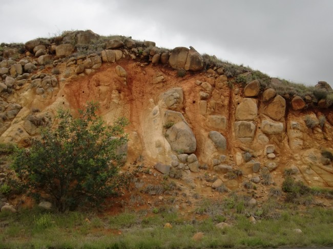 Impressive spheroidal weathering of a dolerite sill. Picture courtesy of Stephanie Scheiber. 