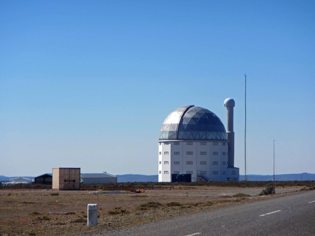 SALT telescope viewed from the parking area. 
